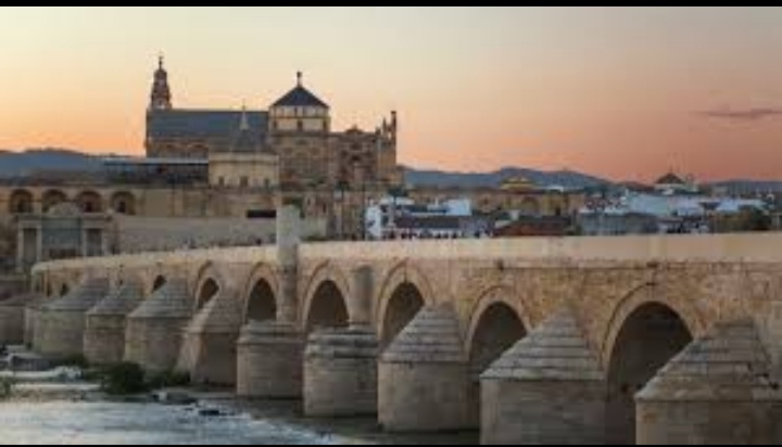 🎒 8 Jours de Voyage Scolaire en Andalousie : Entre Histoire, Soleil et Découvertes ! ☀️📚 - Image 7