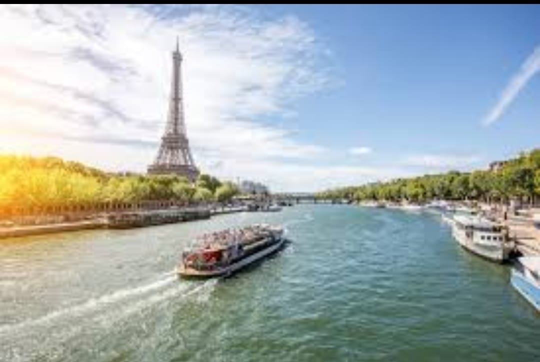 ✨ 8 Jours à Paris : Une Classe à Ciel Ouvert 🏛️ - Image 1