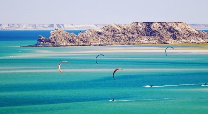 VSI5 – Voyage Scolaire International : Initiation au Kitesurf, Wingfoil et Pêche à Dakhla pour élèves étrangers