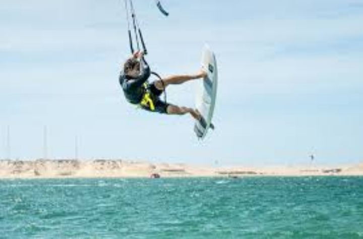 VSI5 – Voyage Scolaire International : Initiation au Kitesurf, Wingfoil et Pêche à Dakhla pour élèves étrangers