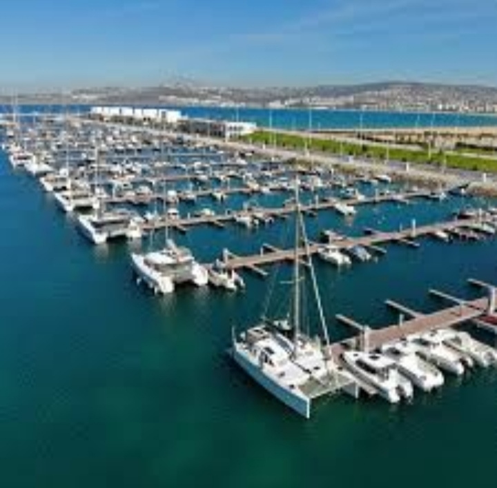 CCI2– Voyage Scolaire : Excursion en Catamaran à la Marina de Tanger