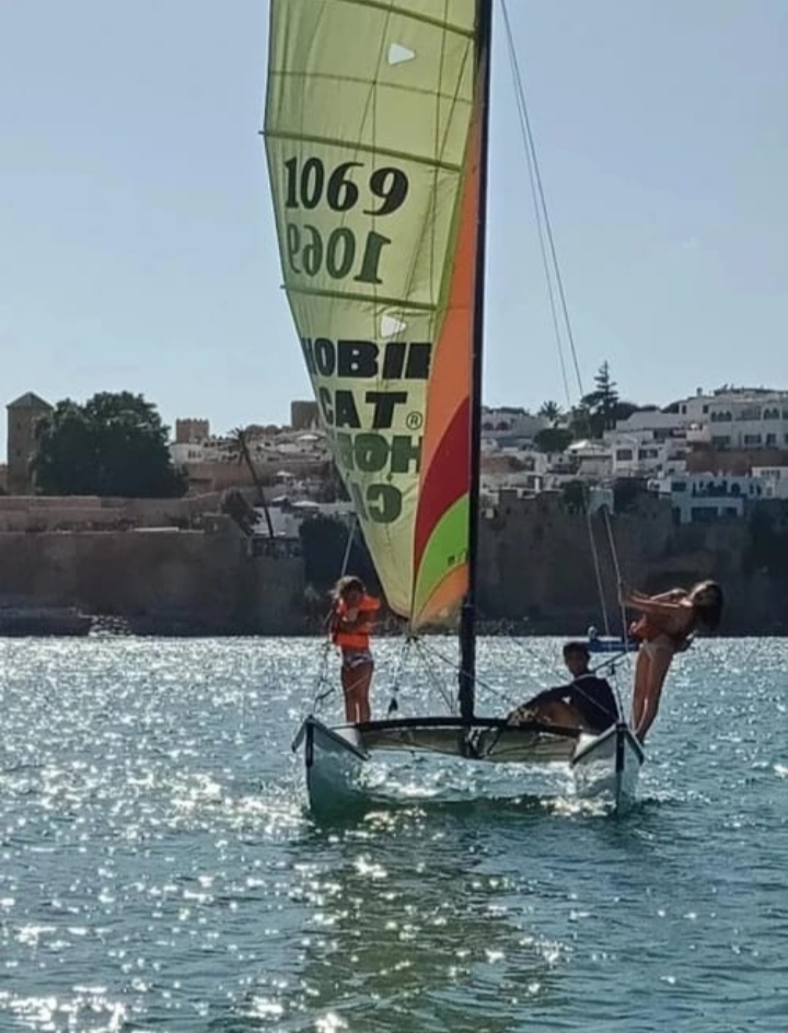 CC3 – Voyage Scolaire : Aventure en Catamaran à Al Hoceïma