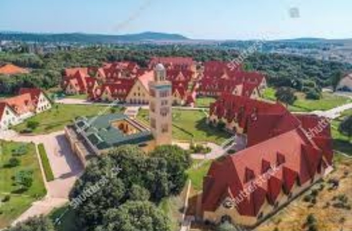 VSI3 – Voyage Scolaire International : Exploration de Fès, Meknès, Volubilis et Moulay Idriss Zarhoune pour élèves étrangers