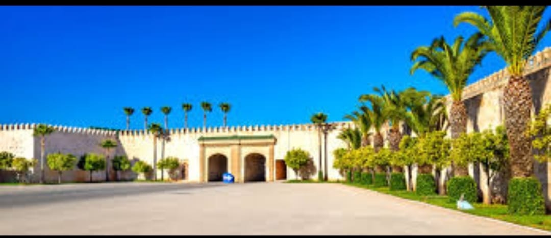 VS9 – Voyage Scolaire : Exploration de Fès, Ifrane, Meknès, Oualili et Moulay Idriss Zarhoune